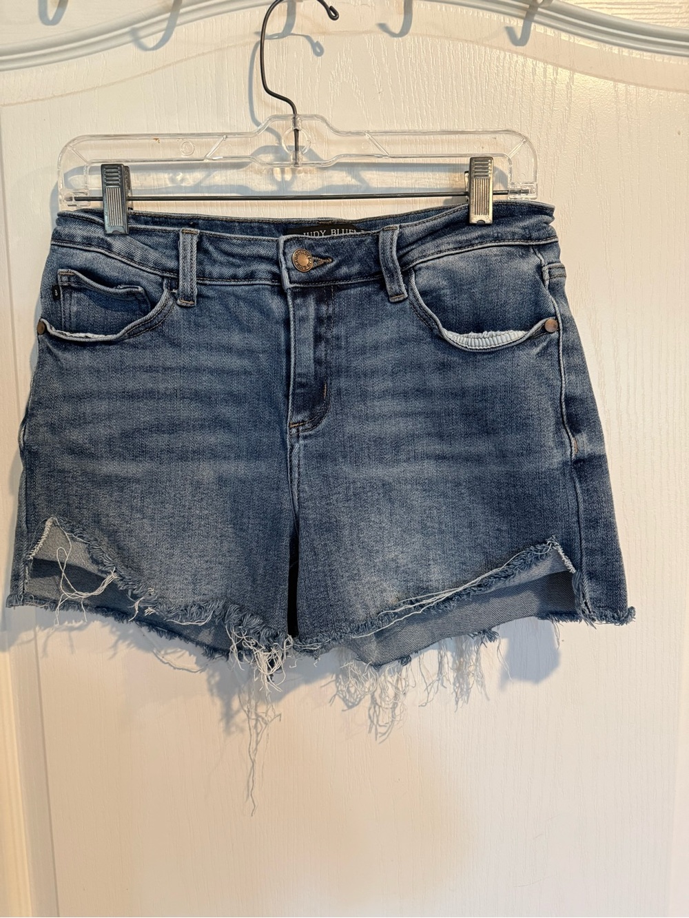 Judy Blue women’s denim Jean shorts medium wash distressed raw hem medium